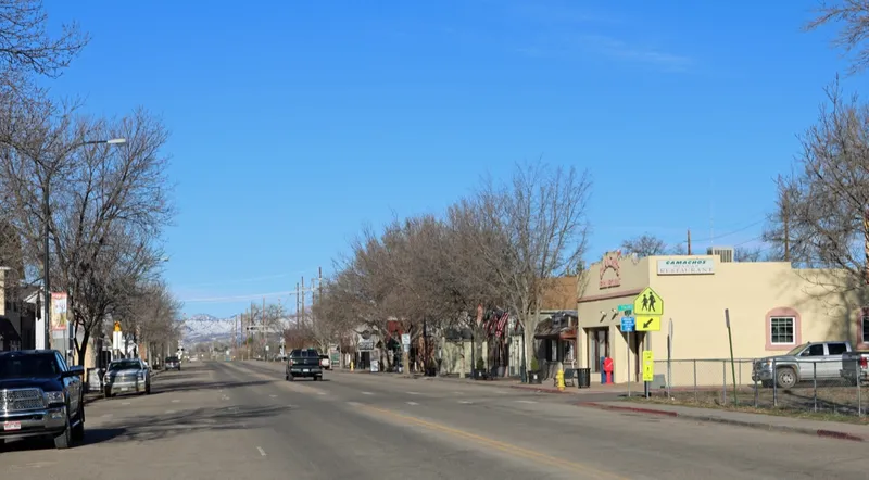 Cleveland Avenue in Wellington, Colorado looking west toward the mountains